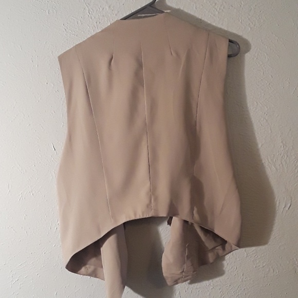 Vest - Picture 2 of 2